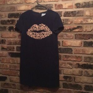 Cece  blue moss embroidered lips shift dress